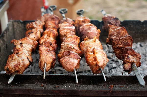 Preparazione Spiedino Fatto Pezzi Carne Verdura Shish Barbecue — Foto Stock