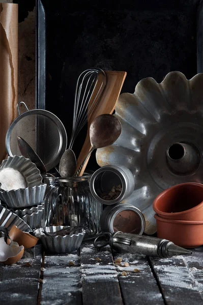 Preparazione Accessori Cucina Composizione Tavolo Nero Stoviglie Metallo Legno Stoviglie — Foto Stock