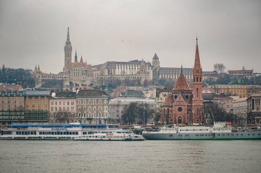 Buda Budapeşte'görünümünü. Bulutlu hava