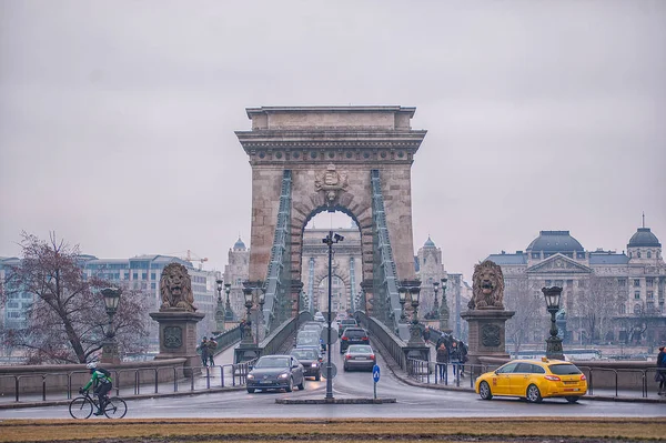 Вид Цепной Мост Сечени Пасмурное Утро Будапеште — стоковое фото