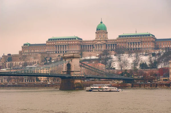 Kilátás Nyílik Lánchídra Budai Partra Budapest Magyarország — Stock Fotó