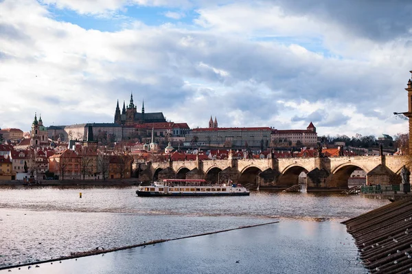 Prague Cseh Köztársaság 2018 Március Kilátás Nyílik Moldva Károly Híd — Stock Fotó