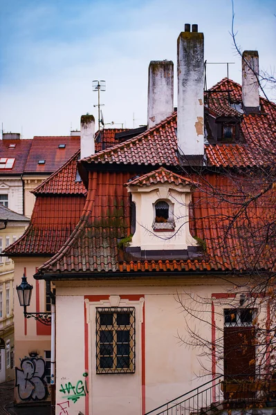 Прага Чехія Березня 2018 Старий Будинок Червоної Покрівлі Даху Празі — стокове фото