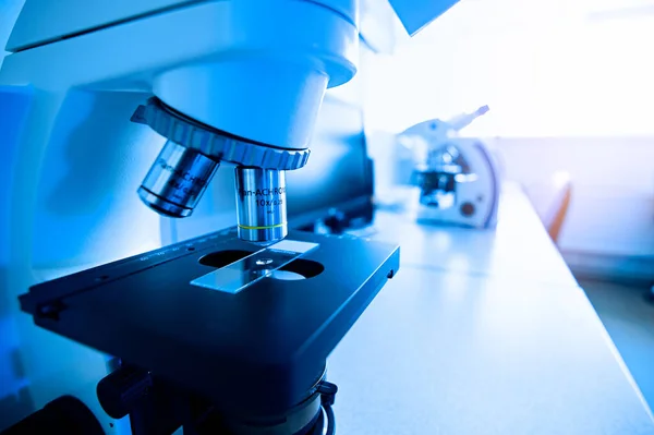 Laboratuvarda Mikroskopların Kapanışı, Seçici Odaklanma