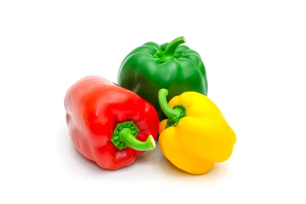 Grön Gul Och Röd Färsk Paprika Eller Capsicum Isolerad Vit — Stockfoto