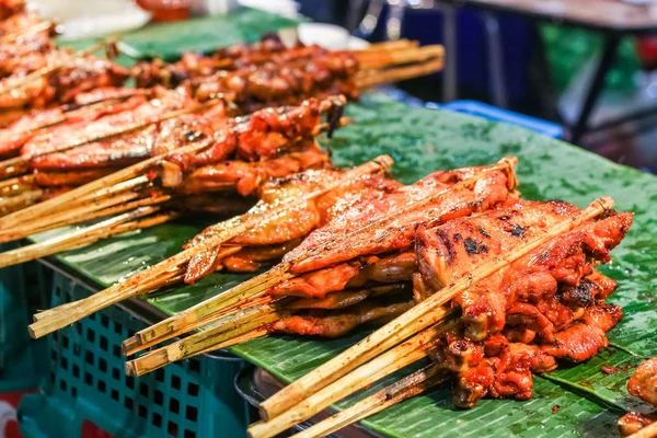 Finom Fűszeres Grillezett Csirkehús Botokkal Thai Ételekkel — Stock Fotó