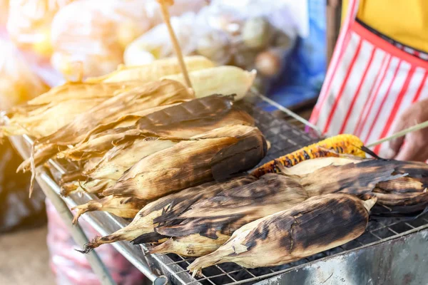 Primer Plano Maíz Parrilla Bandeja Para Venta Mercado — Foto de Stock