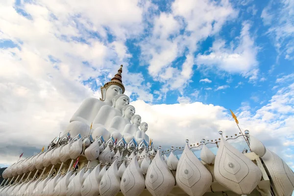 Vit Buddha Staty Wat Phra Att Pha Son Kaew Temple Stockbild