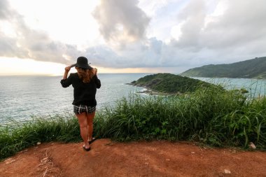 Phuket 'in imzası olan Thep Pelerini' nde bestelenmiş bir kadın.