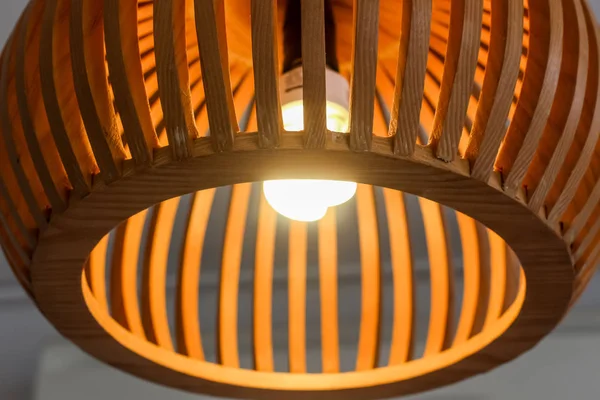 Bliska Wisząca Lampa Sufitowa Drewniana Dekoracja Styl Retro — Zdjęcie stockowe