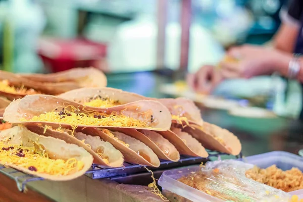 Pfannkuchen Nach Thailändischer Art Mit Kokosnuss Zucker Sesam Süßer Eiwatte — Stockfoto