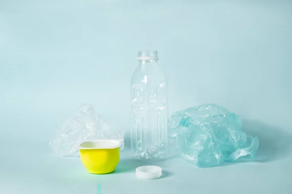 Concepto Residuos Plástico Variedad Objetos Solo Uso Que Tiran Todos — Foto de Stock