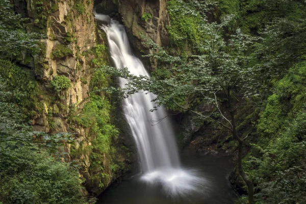 Majestuosa Vista Cascada Wilczki Miedzygorze Montañas Sudety Polonia — Foto de Stock