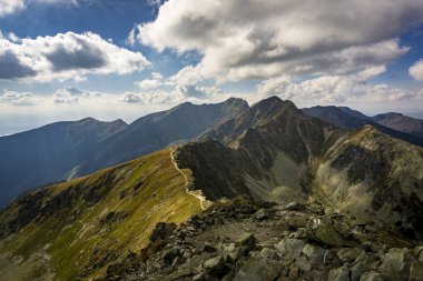 Placlivy Rohac üzerinden Batı Tatras güzel bir görünümü.