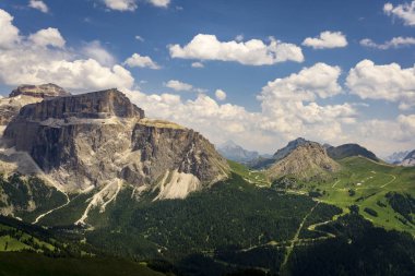 Sella grubunun güzel bir manzara. Dolomites. İtalya.