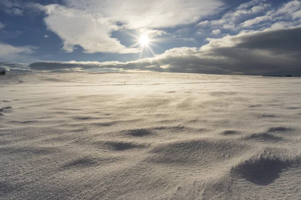 Paysage Hivernal Des Collines Pendant Vent Fort — Photo