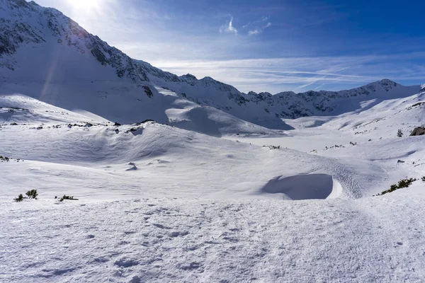 Valle de los Cinco Lagos Polacos en invierno. Montañas Tatra . —  Fotos de Stock