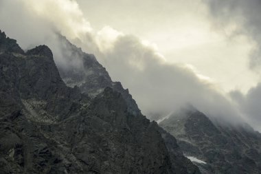 Yüksek Tatras kayalık dağ manzara. Slovakya.