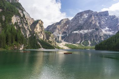 Lago di Braies, Dolomites güzel göl.