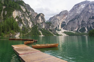 Lago di Braies, Dolomites güzel göl.
