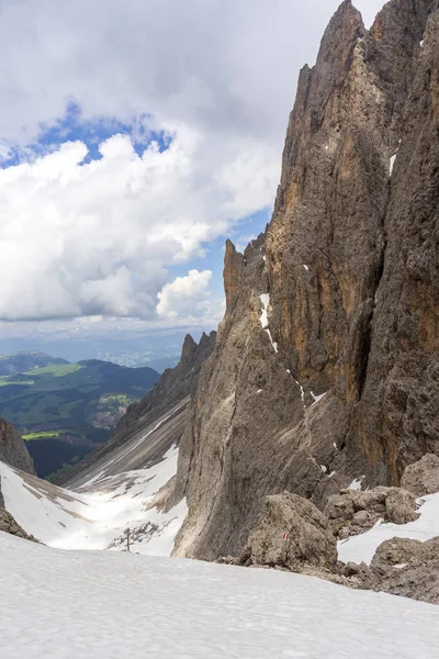 Sassolungo 'dan harika bir manzara. Dolomites. İtalya. — Stok fotoğraf