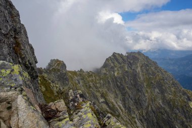 Orla Perc, Tatras 'taki yüksek dağ yolu. Polonya.