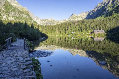 Popradske Slovakya 'daki çok güzel bir dağ gölü..