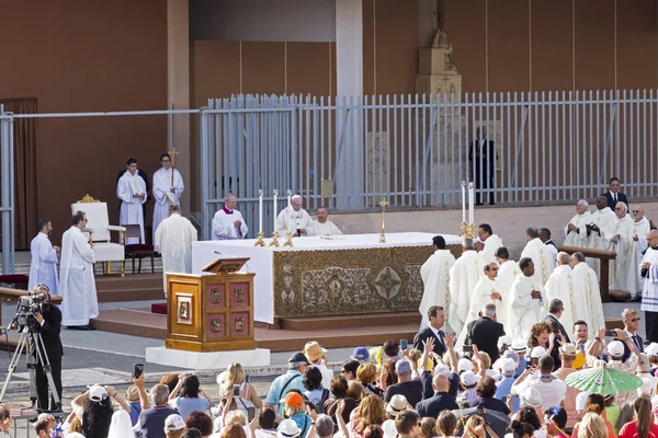 贝尔格里奥 意大利罗马 2018年6月3日 教皇弗朗西斯 公元弥撒在圣莫尼卡广场的罗马区 — 图库照片