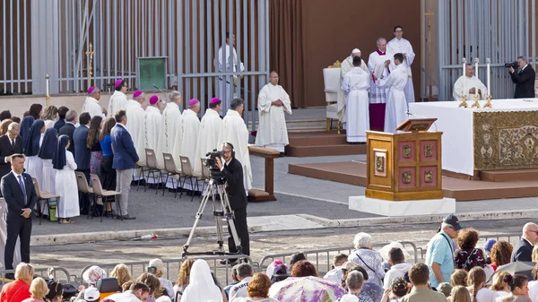 Ostia Lido Rzym Włochy Czerwca 2018 Papieża Francesco Bergoglio Świętuje — Zdjęcie stockowe