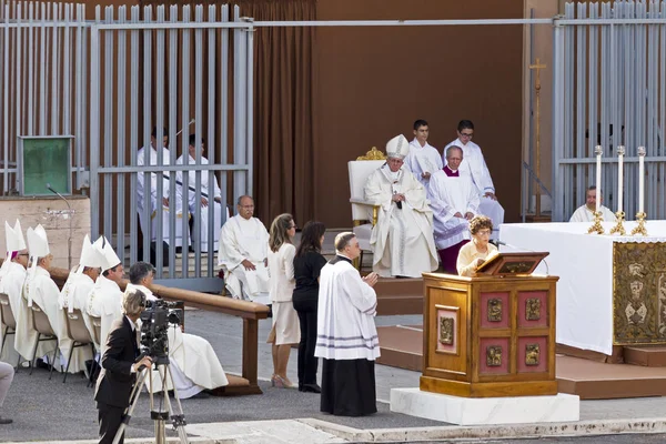 Ostia Lido Roma Italia Junio 2018 Papa Francesco Bergoglio Celebra — Foto de Stock