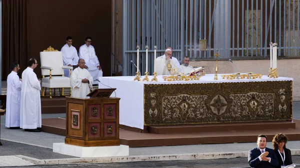Ostia Lido Rzym Włochy Czerwca 2018 Papieża Francesco Bergoglio Świętuje — Zdjęcie stockowe