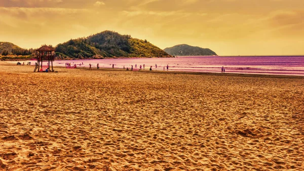 Naplemente Egy Gyönyörű Trópusi Beach Emberek Élvezni Szabadtéri Élet Hainan — Stock Fotó