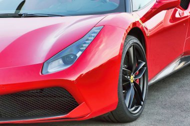 Rome, İtalya - 24 Haziran 2018: Açık lüks model spor araba Ferrari 488 Gtb detayını. Ferrari 488 2015, 3.9 litrelik tarafından desteklenmektedir beri üretilen bir İtalyan spor otomobil olduğunu ikiz turbo V8.