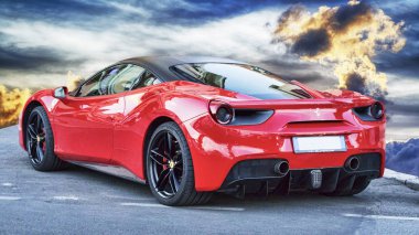 Rome, İtalya - 24 Haziran 2018: Lüks model spor araba Ferrari 488 Gtb doğal bir arka plan üzerine yerleştirilir. Ferrari 488 2015, 3.9 litrelik tarafından desteklenmektedir beri üretilen bir İtalyan spor otomobil olduğunu ikiz turbo V8.