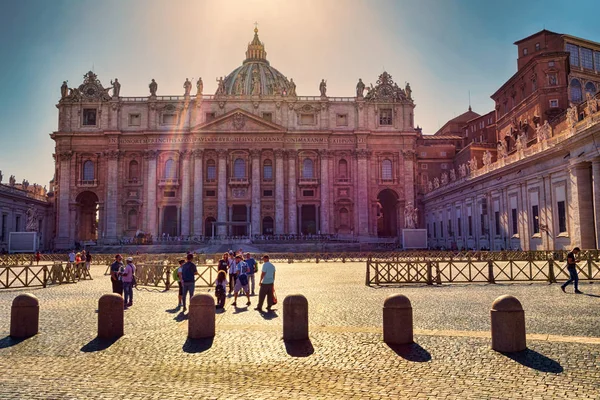 Cidade Vaticano Estado Vaticano Julho 2018 Turistas Apreciam Belezas Basílica — Fotografia de Stock