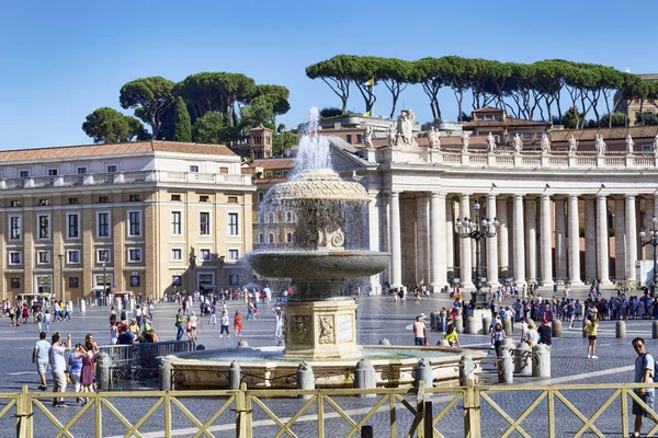 Vatican City Vatican State July 2018 Tourrists Enjoy Beauties Peter — стоковое фото