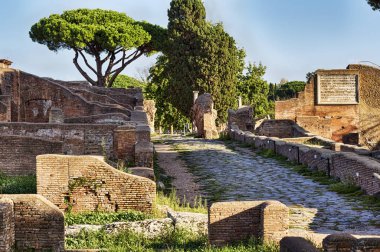 Arkeolojik Roma İmparatorluğu sokak görünümü antik Ostia - Roma - İtalya