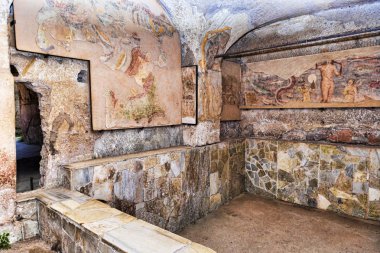 Yedi akil adamlar kaplıcalar yapılan arkeolojik kazılarda antik Ostia - Roma içinde frigidarium Havzası
