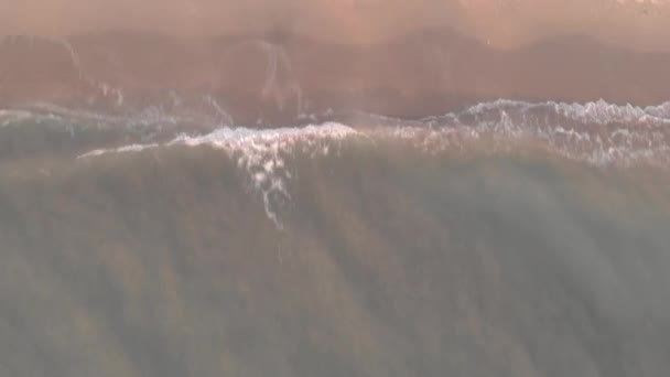 Vuelo Alta Vista Sobre Mar Orilla Con Aguas Color Esmeralda — Vídeos de Stock