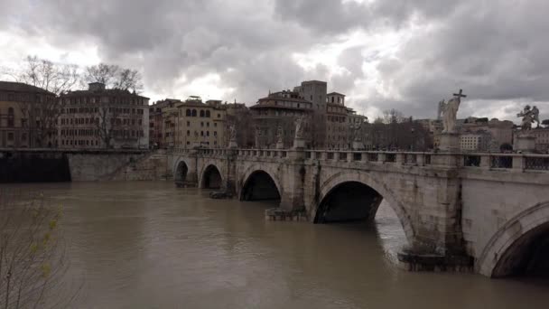 Ponte Sant Angelo Vista Una Giornata Invernale Nuvolosa Con Molti — Video Stock