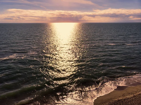 太陽の反射で、海の空中夕日ビュー — ストック写真