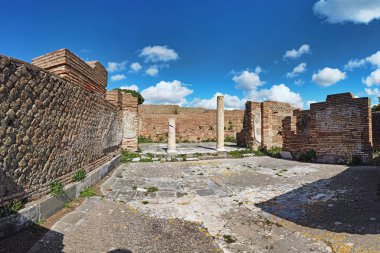 Ostia Antica 'nın Arkeolojik kazılarında Panoraması güzel