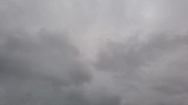 Čas Krátí Mlhavým Kouřem Šedé Mraky Nimbostratus Pomalu Teče Zlověstné — Stock video