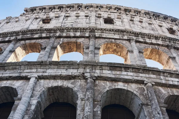 Uno scorcio del famoso Anfiteatro Flavio detto Colosseo i — Foto Stock