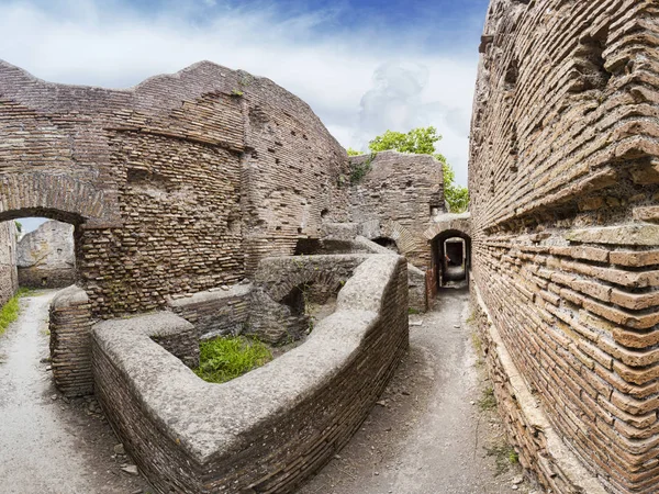 Straßenansicht in der antiken römischen Ruine bei archäologischen Ausgrabungen — Stockfoto