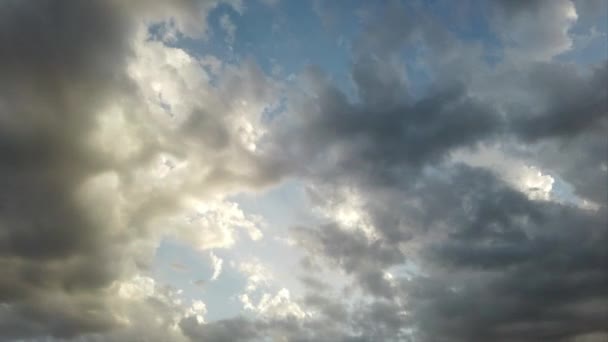 Impresionante Lapso Tiempo Bancos Nubes Con Efectos Luz Movimiento Escénico — Vídeos de Stock