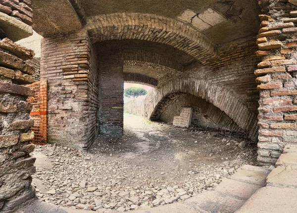 Archäologische Ausgrabungen Straßenansicht der antiken römischen Ruine mit Witz — Stockfoto