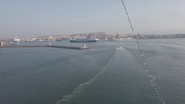 Cagliari Itália Setembro 2019 Ferry Aproximando Belo Porto Cagliari Sardenha — Vídeo de Stock