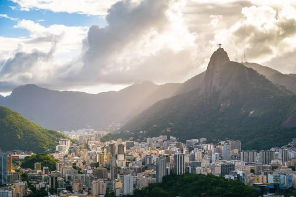 Vista Aérea Ciudad Atardecer Con Los Últimos Rayos Sol — Foto de Stock