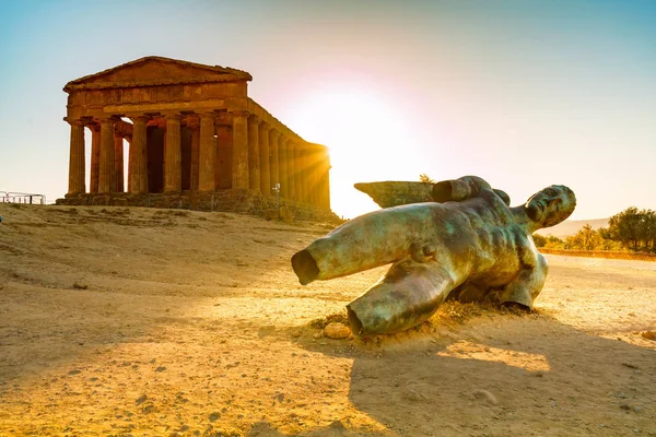 Tapınağın eski kalıntıları